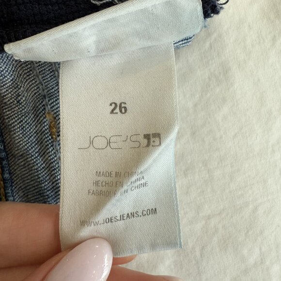 Joe's Jeans The Ozzie Maternity Jean Shorts - Size 26 - Picture 5 of 6